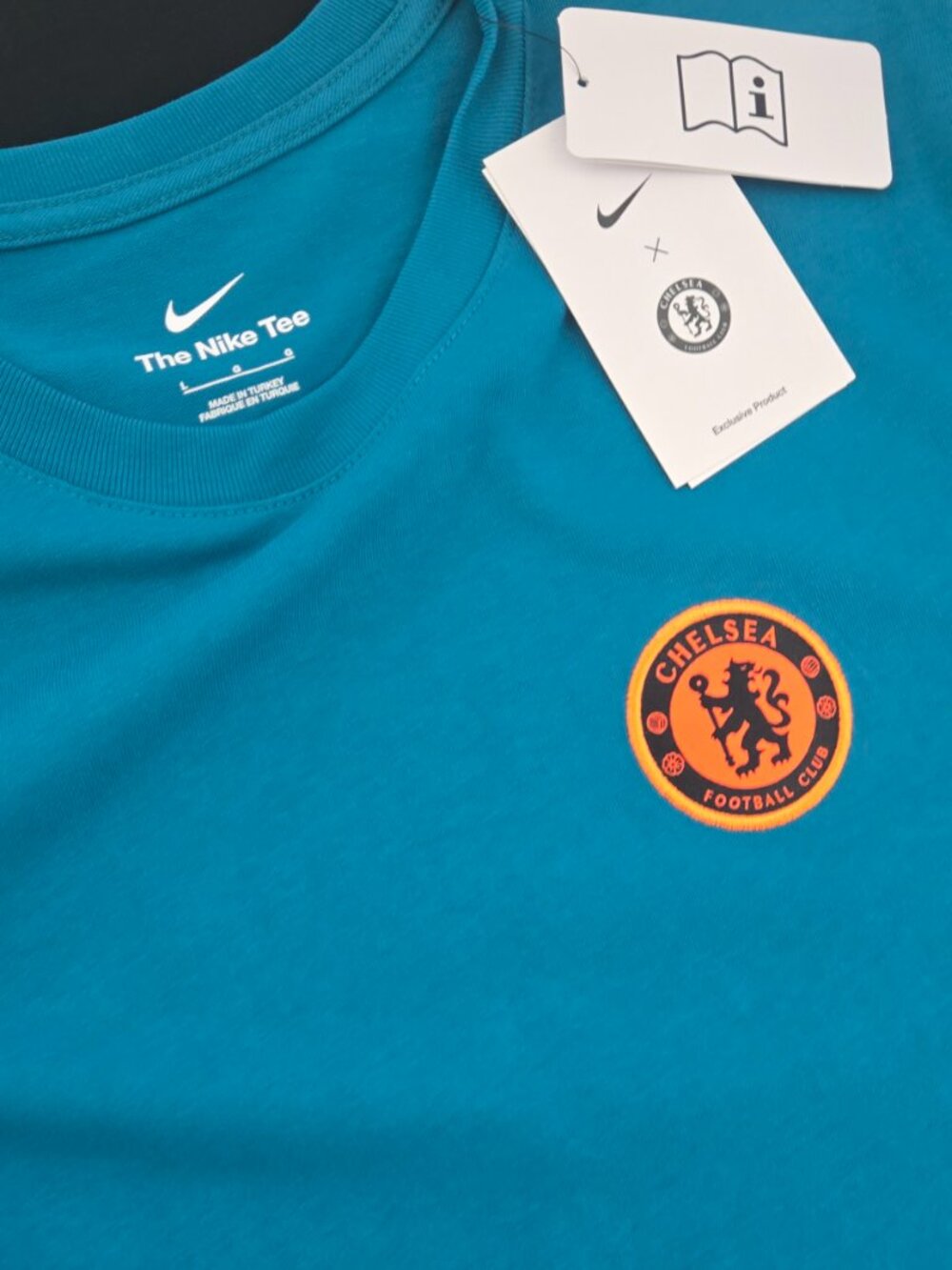 Nike Chelsea FC Club Crest Tee – NWT – Size Large - Picture 8 of 9